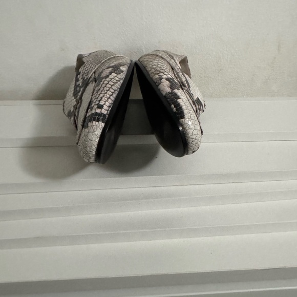 New. AGL Python Animal Print Slip On Loafers in Brown / Cream Size EU 35.5 US 5 - Picture 8 of 12